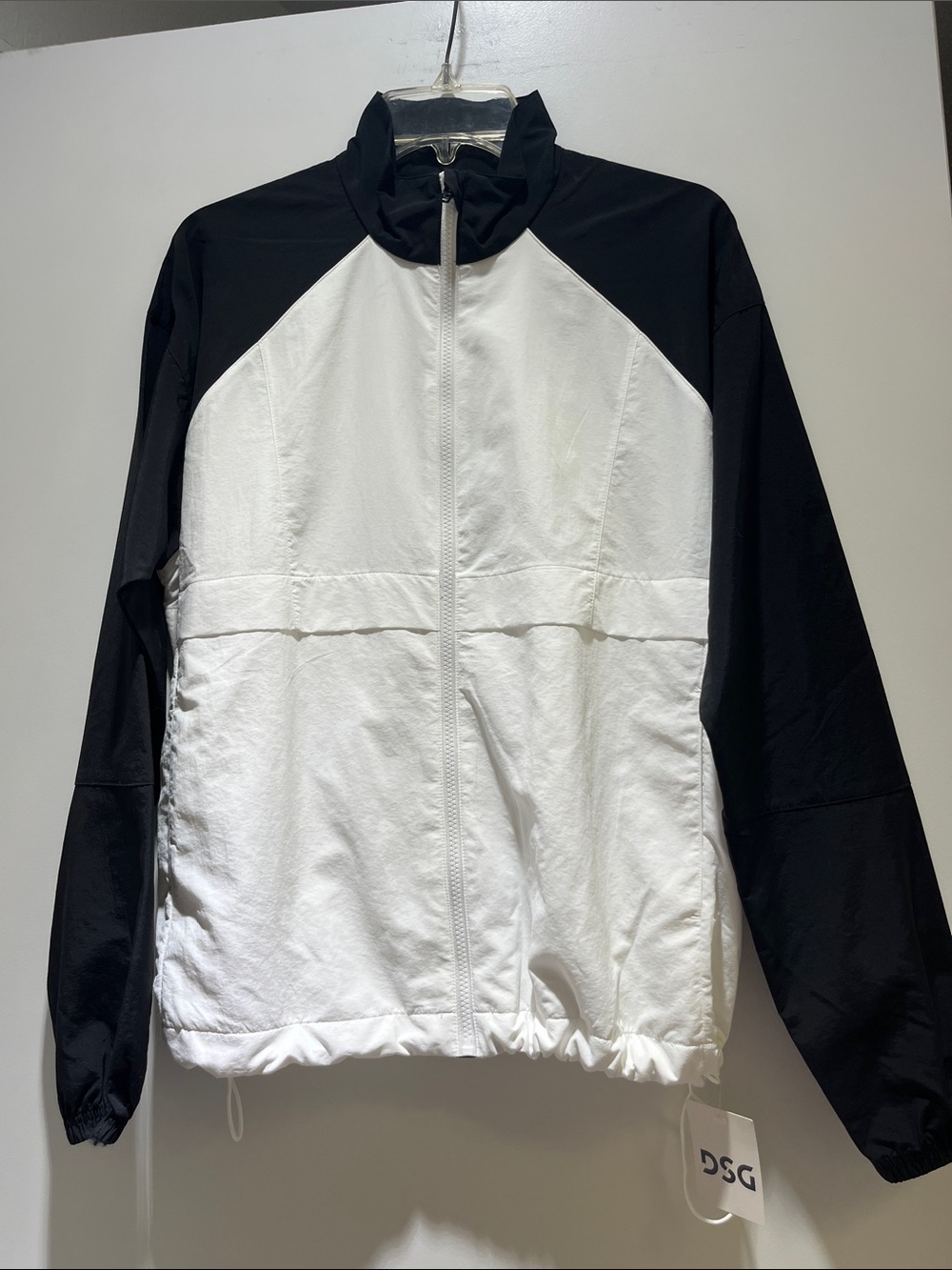 DSG NWTs Woman’s Size Medium Nylon Zip Up Jacket